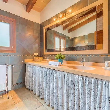 Mit Privatpool Fuer 6 Personen Ca 226 Qm In San Lorenzo De Cardessar, Mallorca Suedostkueste Von Mallorca *